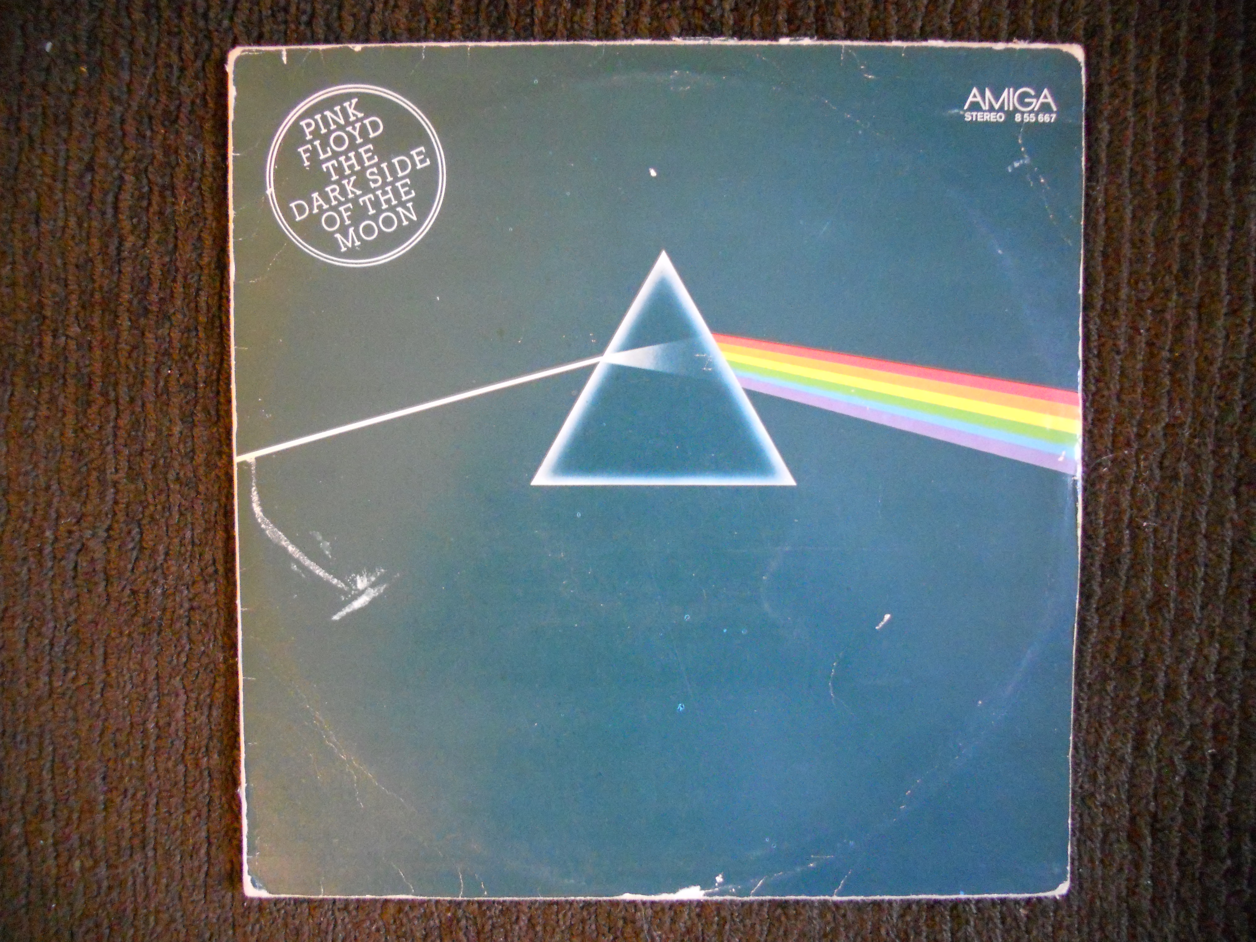 Зе мун слушать. Пинк Флойд Обратная сторона Луны пластинка. Обложка альбома Пинк Флойд Обратная сторона Луны. Пинк Флойд зе дарк Сайд оф зе Мун. Pink Floyd the Dark Side of the Moon 1973 обложка.