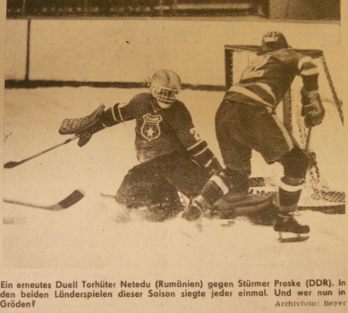 Frank Proske tries to stuff a puck past the Romanian goalie in a 1984 "friendly" (photo: Sport Echo)