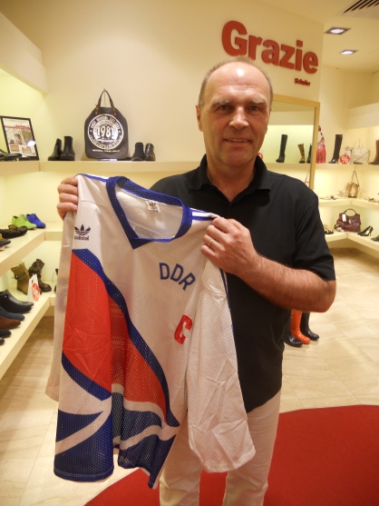 Dieter Frenzel holds up his last national team jersey (note the absence of GDR state emblem under 'DDR') (photo: author)