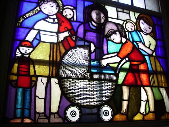 Children are our future: Stained glass from 1950s by Walter Womacka in former daycare centre (photo: author).