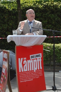 Gregor Gysi, integrating figure and most prominent leader of the Communist-successor party, The Left, seen here in the campaign trail (photo: EtNu1988, Wikicommons).
