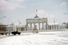 Brandenburg Gate, behind the Berlin Wall, February 1962 (photo: G. Hynna).