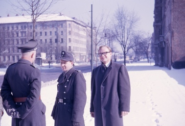 George Hynna with two West Berlin Police, February 1962 (photo: G. Hynna).